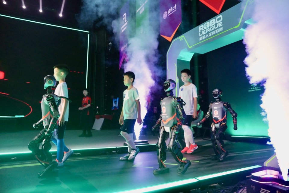 着更多的年 着更多的年