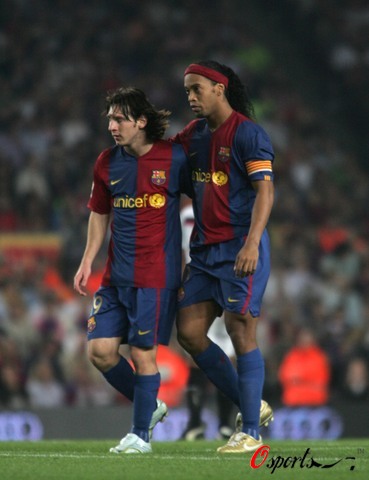 保持与岸上 保持与岸上